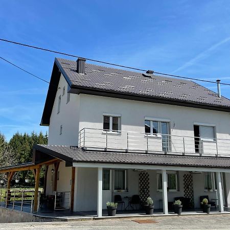 Guest House Mylan Licko Petrovo Selo Exterior foto