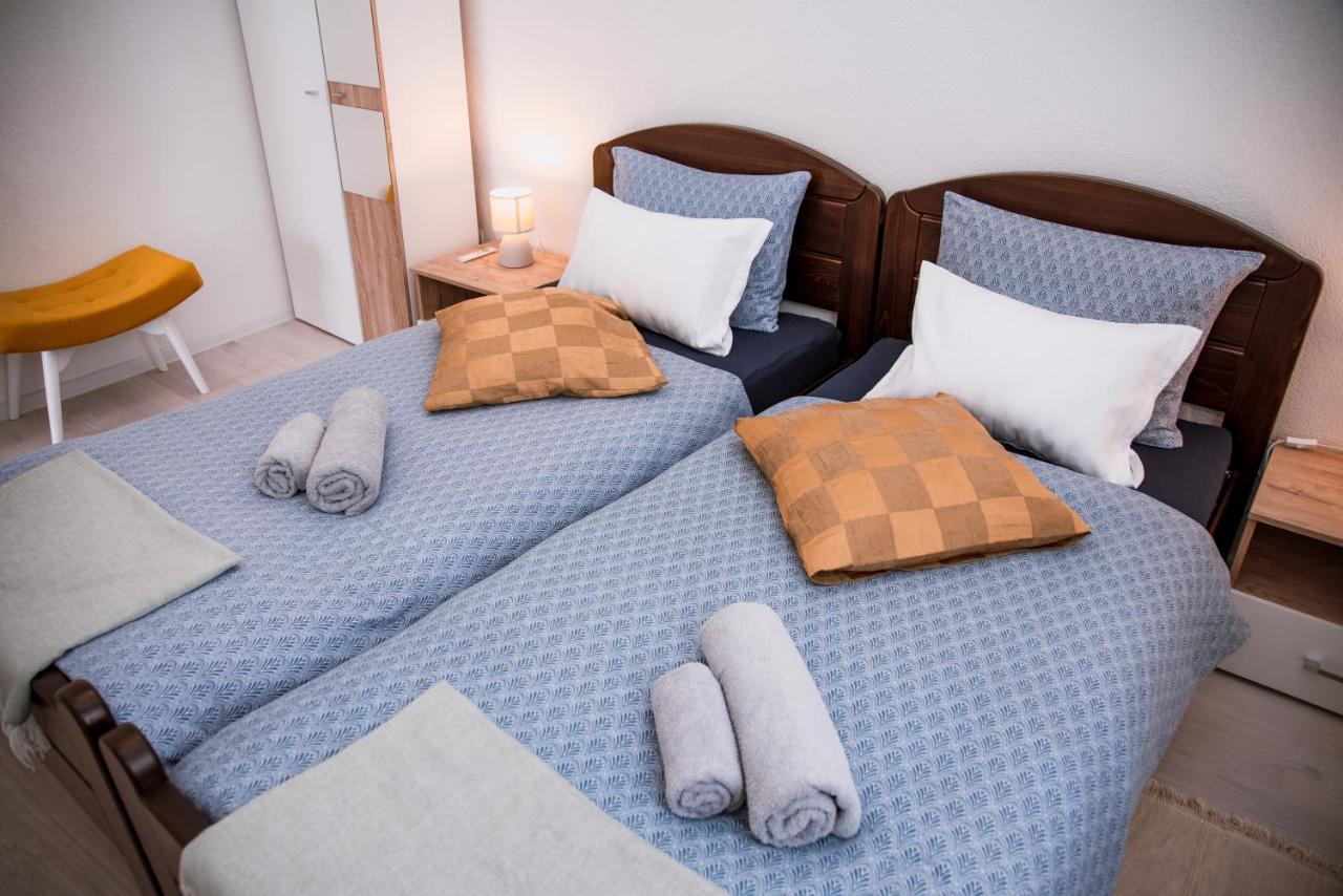 Guest House Mylan Licko Petrovo Selo Exterior foto