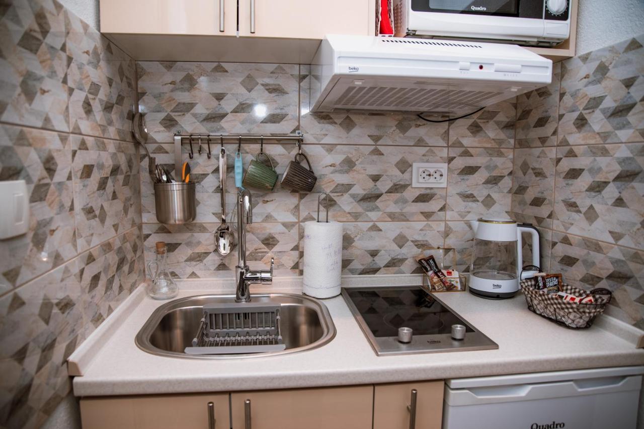 Guest House Mylan Licko Petrovo Selo Exterior foto