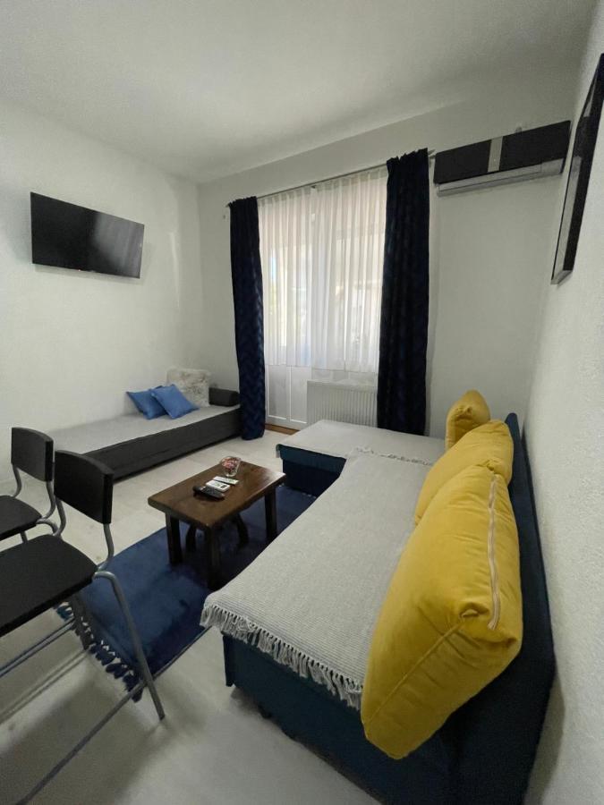 Guest House Mylan Licko Petrovo Selo Exterior foto