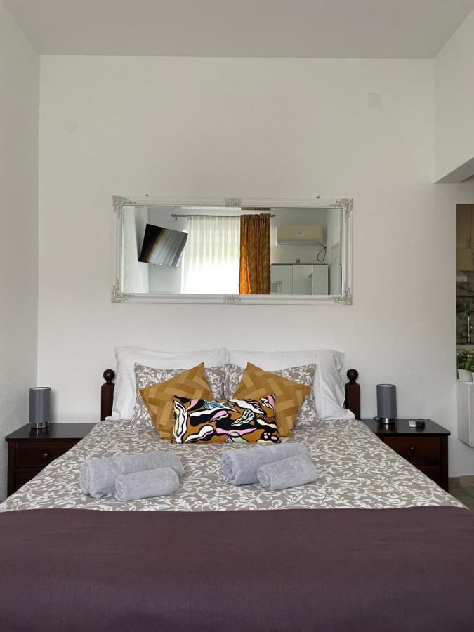 Guest House Mylan Licko Petrovo Selo Exterior foto