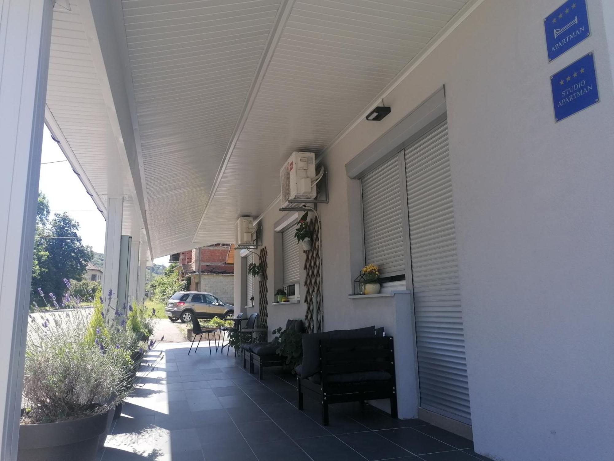 Guest House Mylan Licko Petrovo Selo Exterior foto
